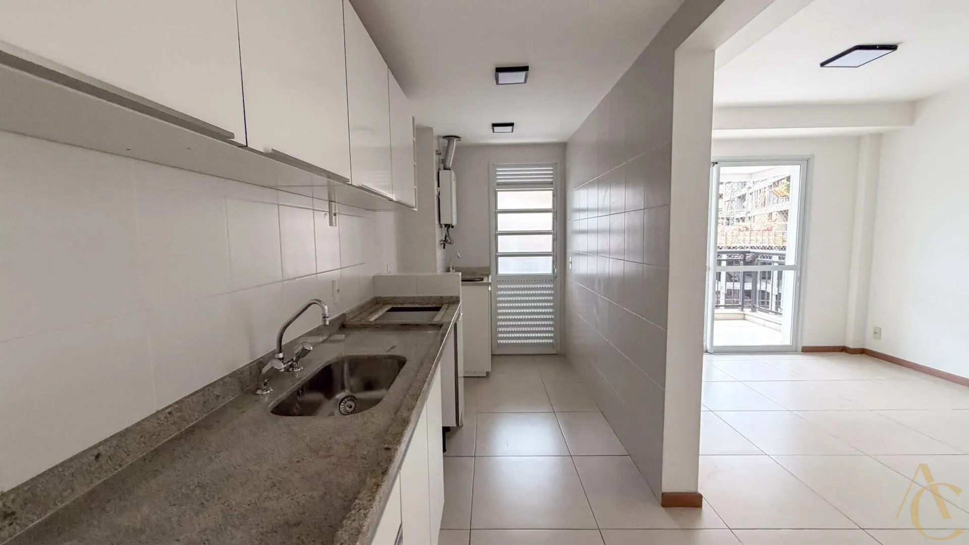 Apartamento de 130 m² com 3 quartos e piscina no condomínio — photo 28