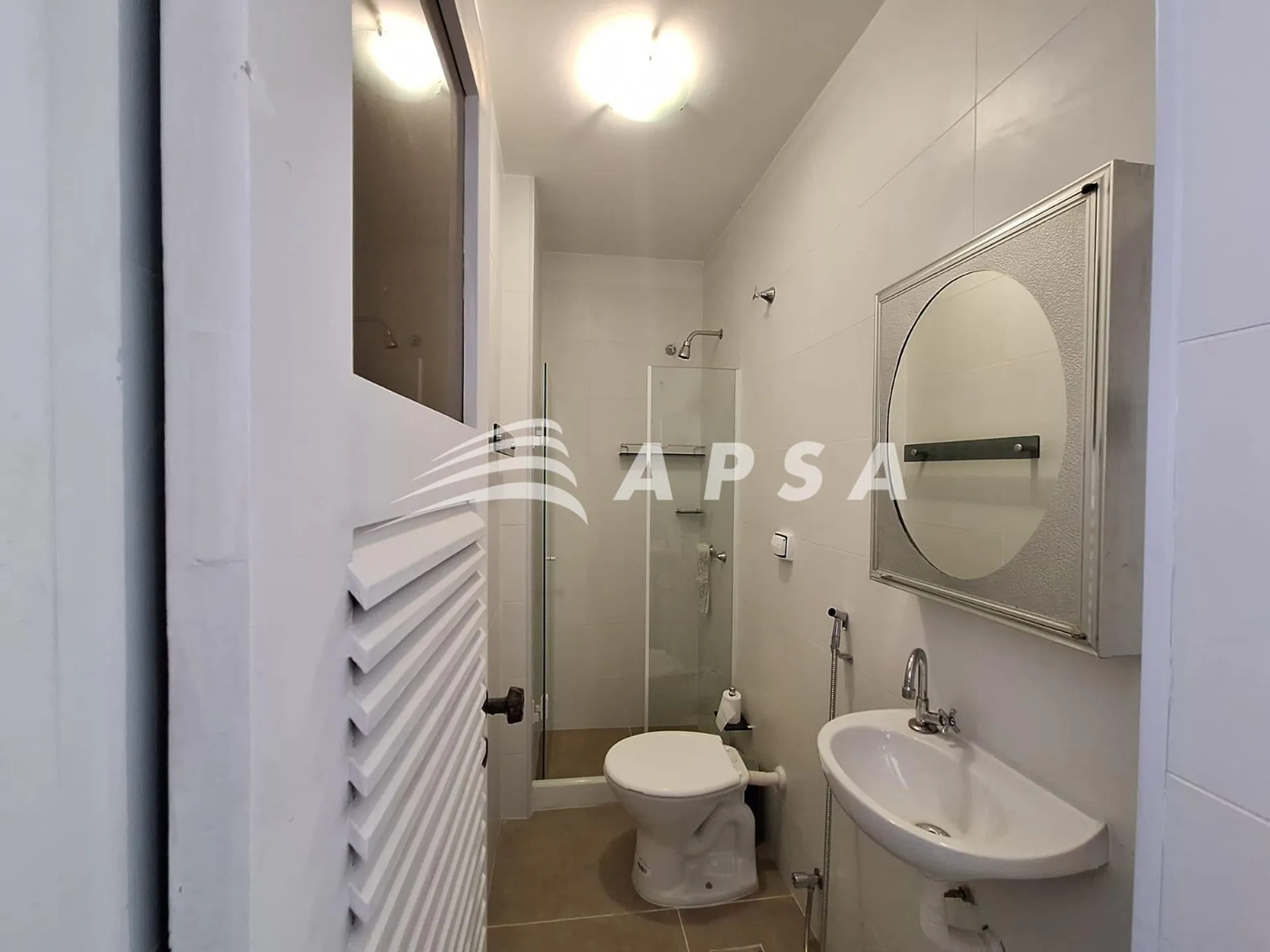 4-bedroom apartment in a building with a sauna — photo 33