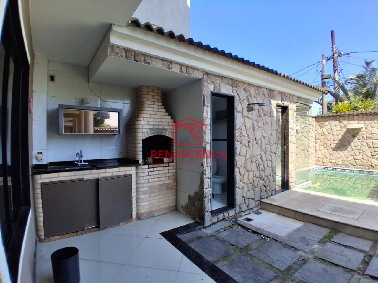 Гардеробная и 4 спальни: дом 323 м² — photo 19