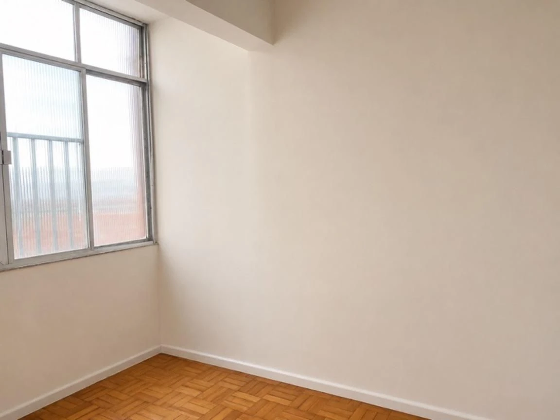 Unfurnished 3-bedroom apartment with 1 bathroom — photo 19