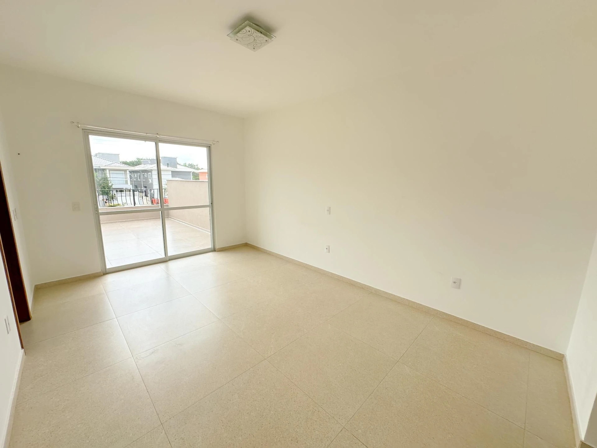Garden in a 4-bedroom house, 194 m² — photo 4