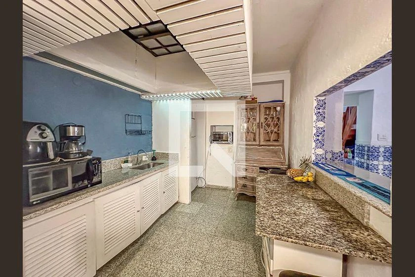 Casa com 4 quartos, jardim privativo e 300 m² — photo 35