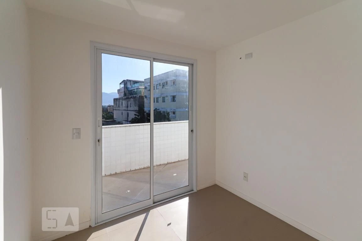 3-bedroom apartment with a mountain view in Rio de Janeiro — photo 22