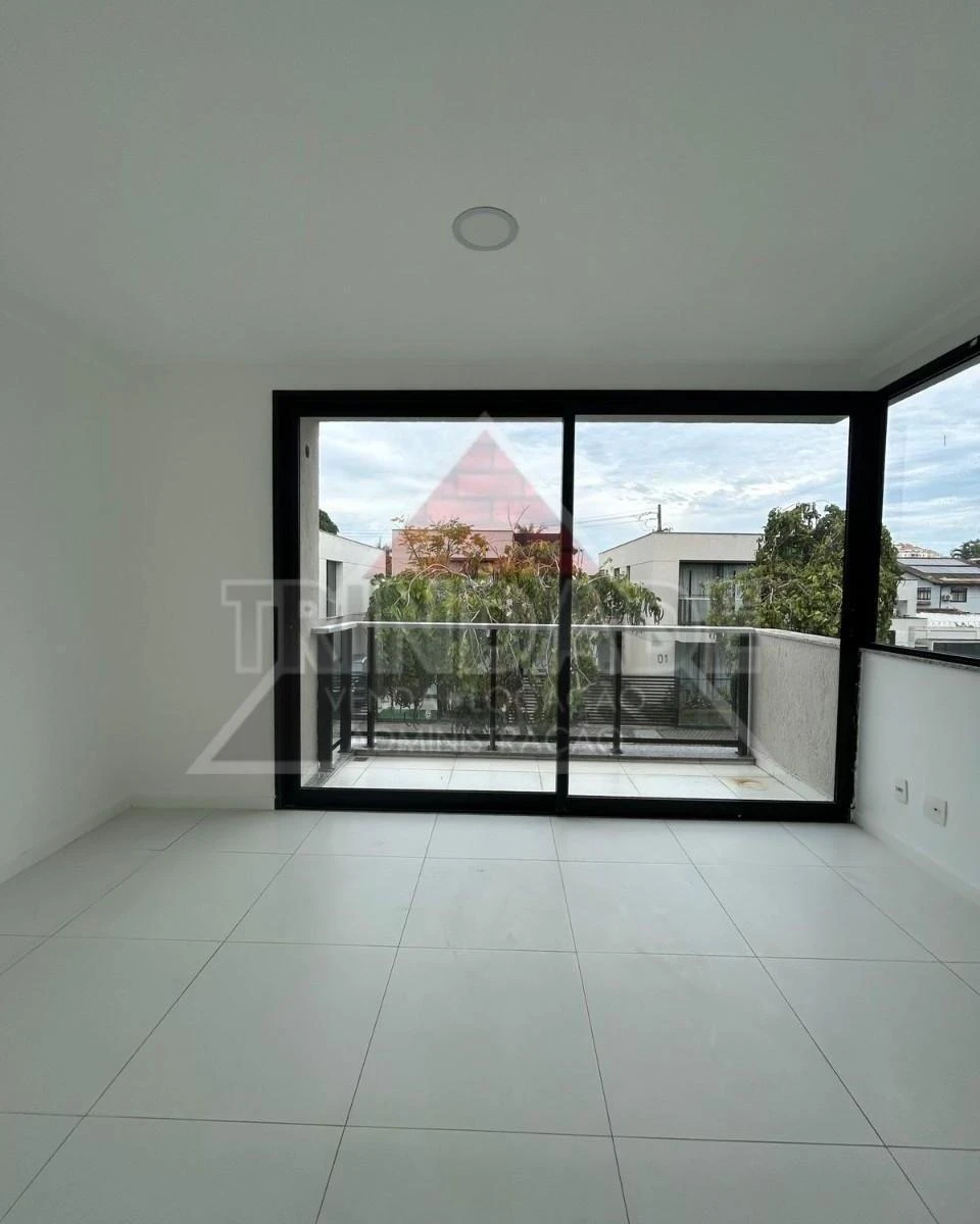 Casa duplex de 3 suítes com cozinha americana e piscina — photo 3