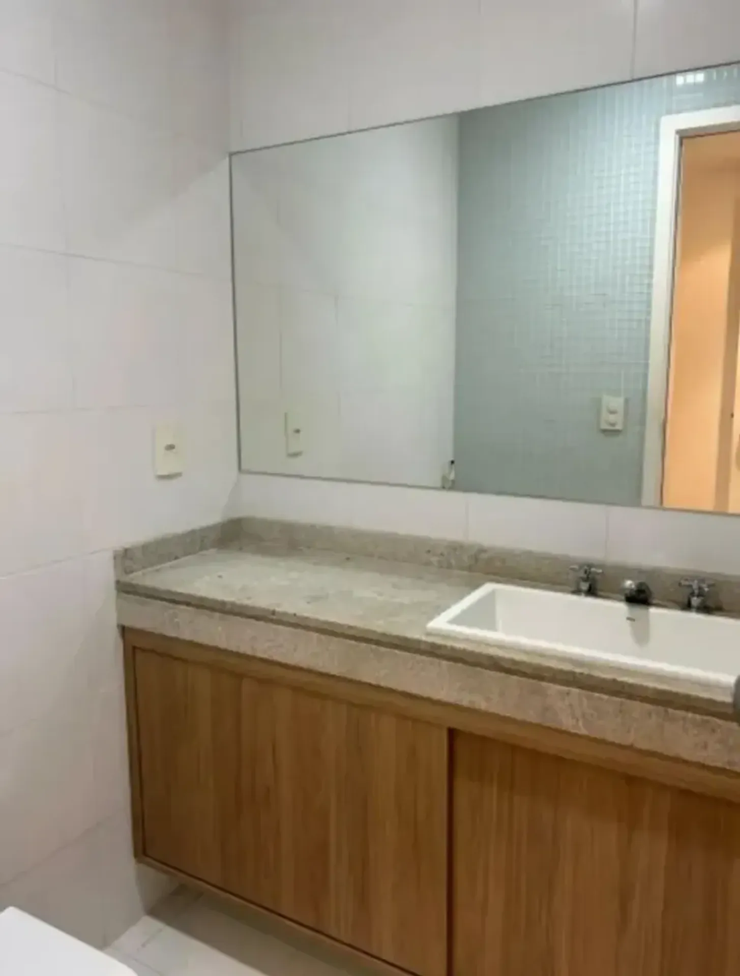 Apartamento com 4 quartos e 5 banheiros, fogão a gás — photo 2
