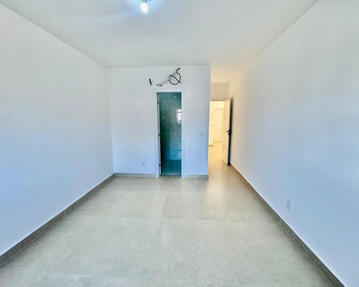 House, 240 m², with a glass-enclosed balcony — photo 26