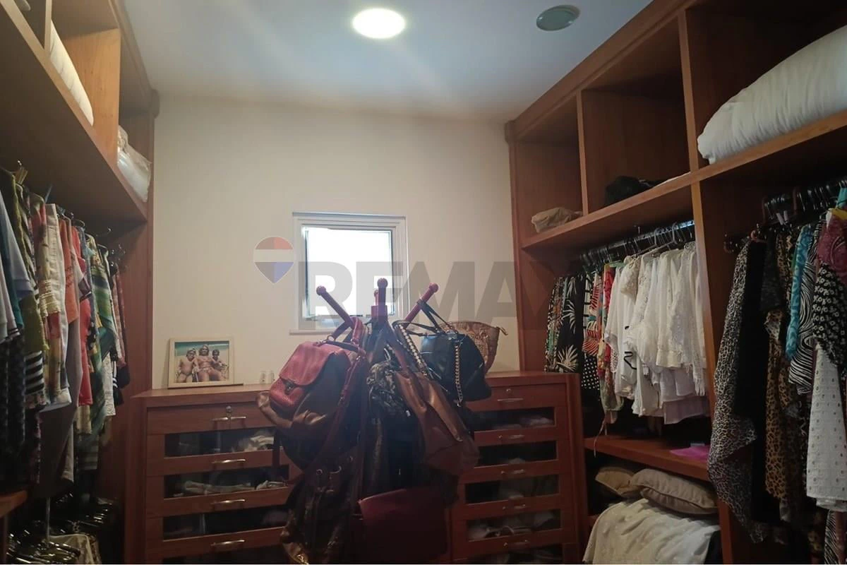 Furnished house with private garden and 5 parking spots — photo 11