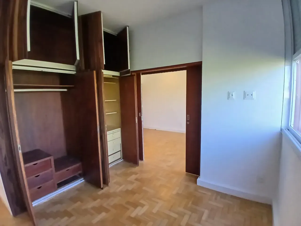 Квартира 70 м² с 2 спальнями и отдельной кухней — photo 4