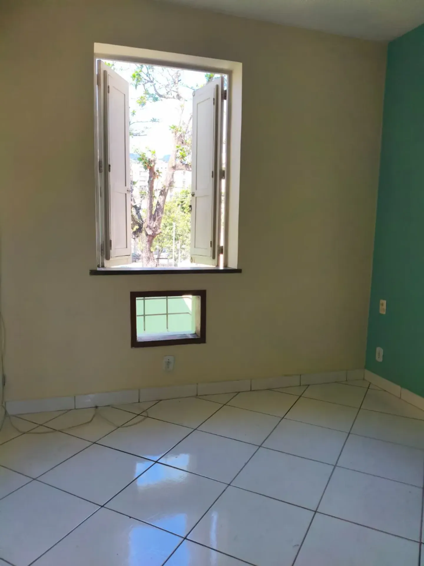 64 m² apartment with 2 bedrooms and 2 bathrooms — photo 25
