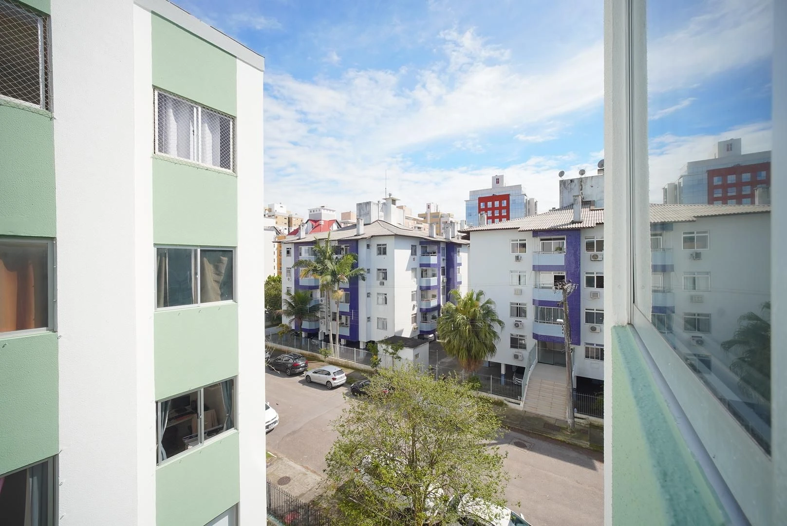 Park view in a 2-bedroom apartment, 52 m² — photo 16