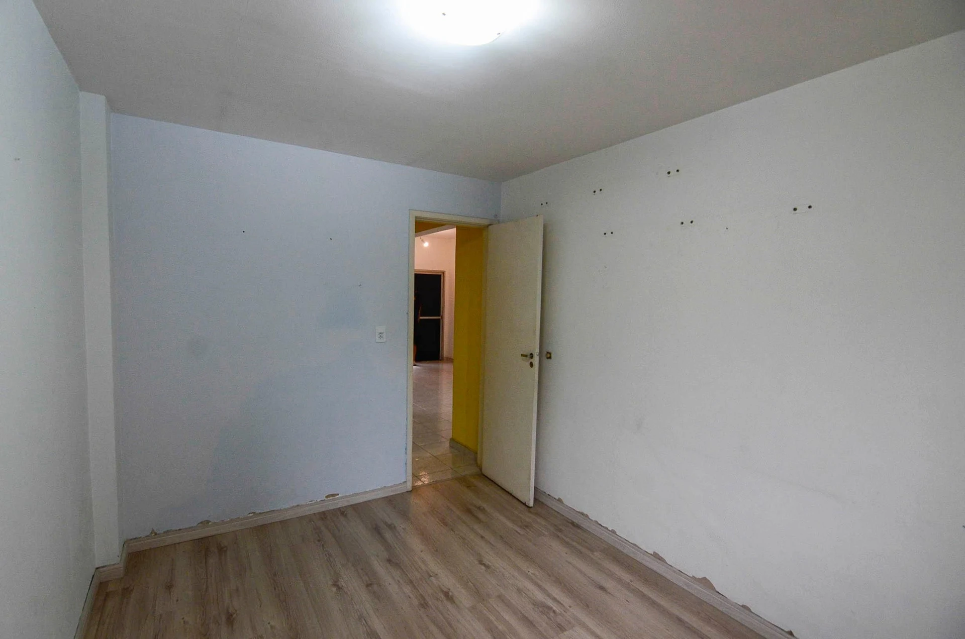 Unfurnished apartment with 2 bedrooms and a balcony — photo 30