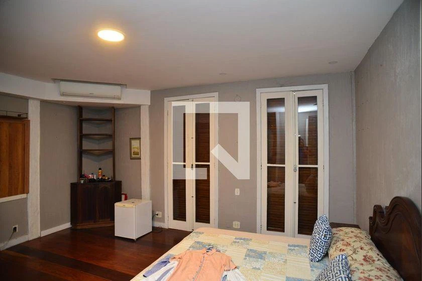 5-bedroom house with a water view — photo 3
