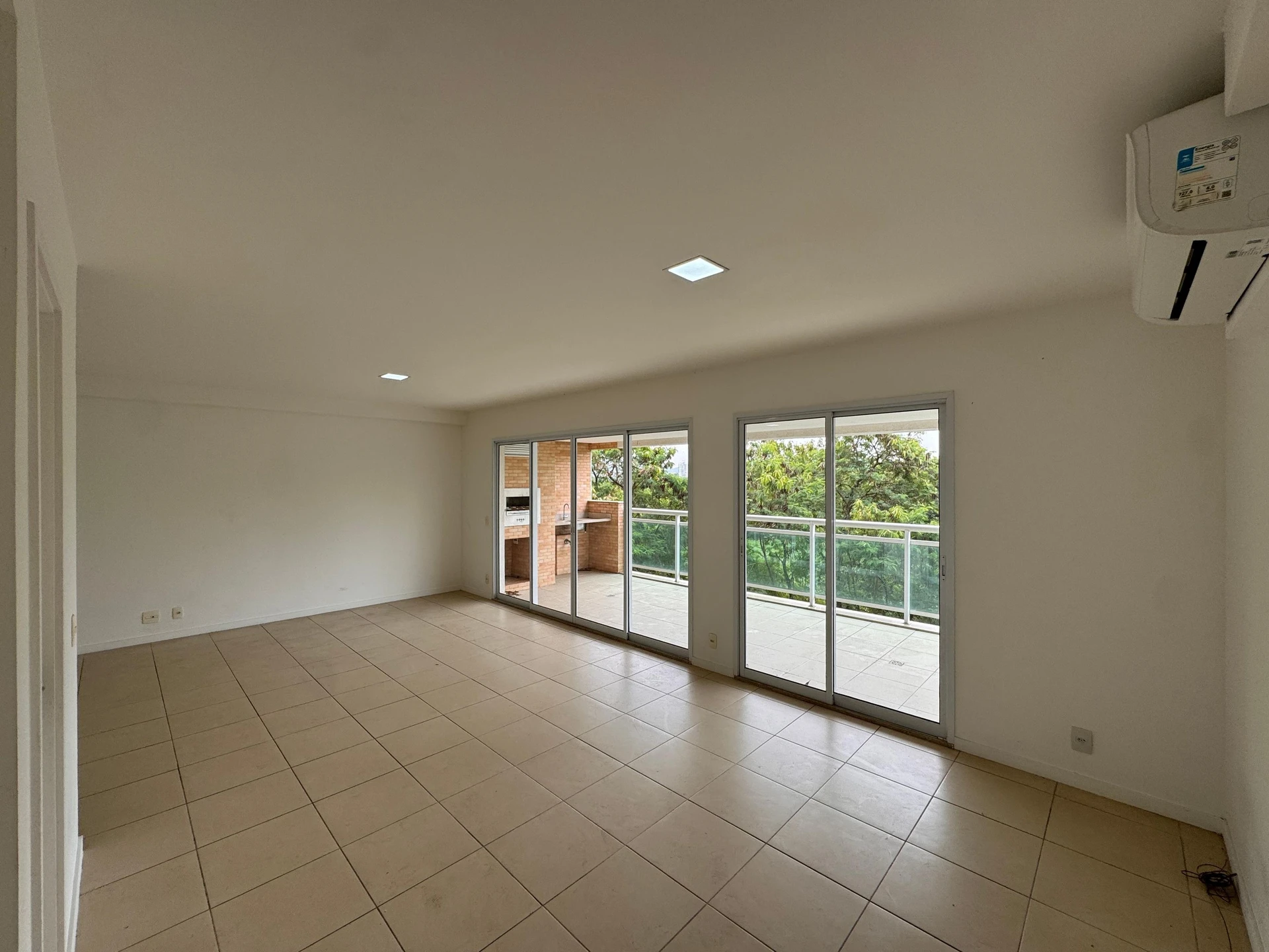 Furnished apartment, 158 m², with a water view — photo 8