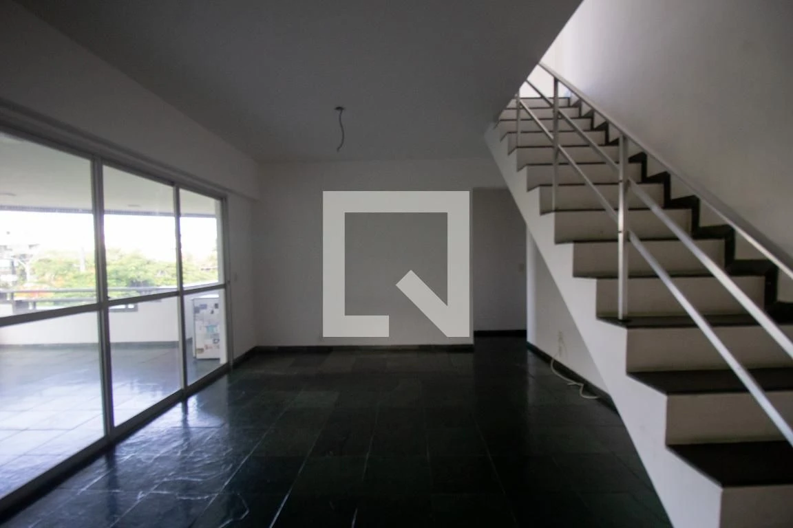 3-bedroom apartment with balcony and 2 parking spots — photo 23