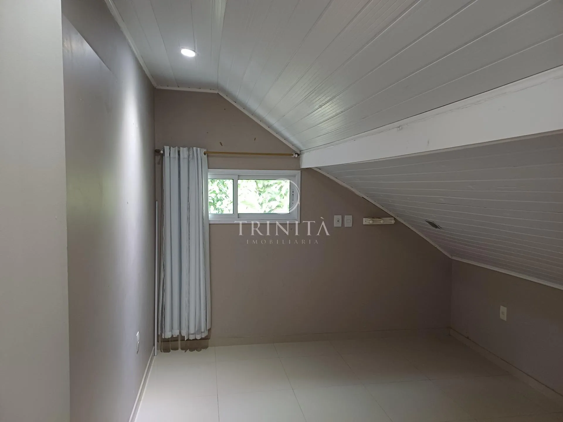 House, 490 m², with a grill on the balcony — photo 79