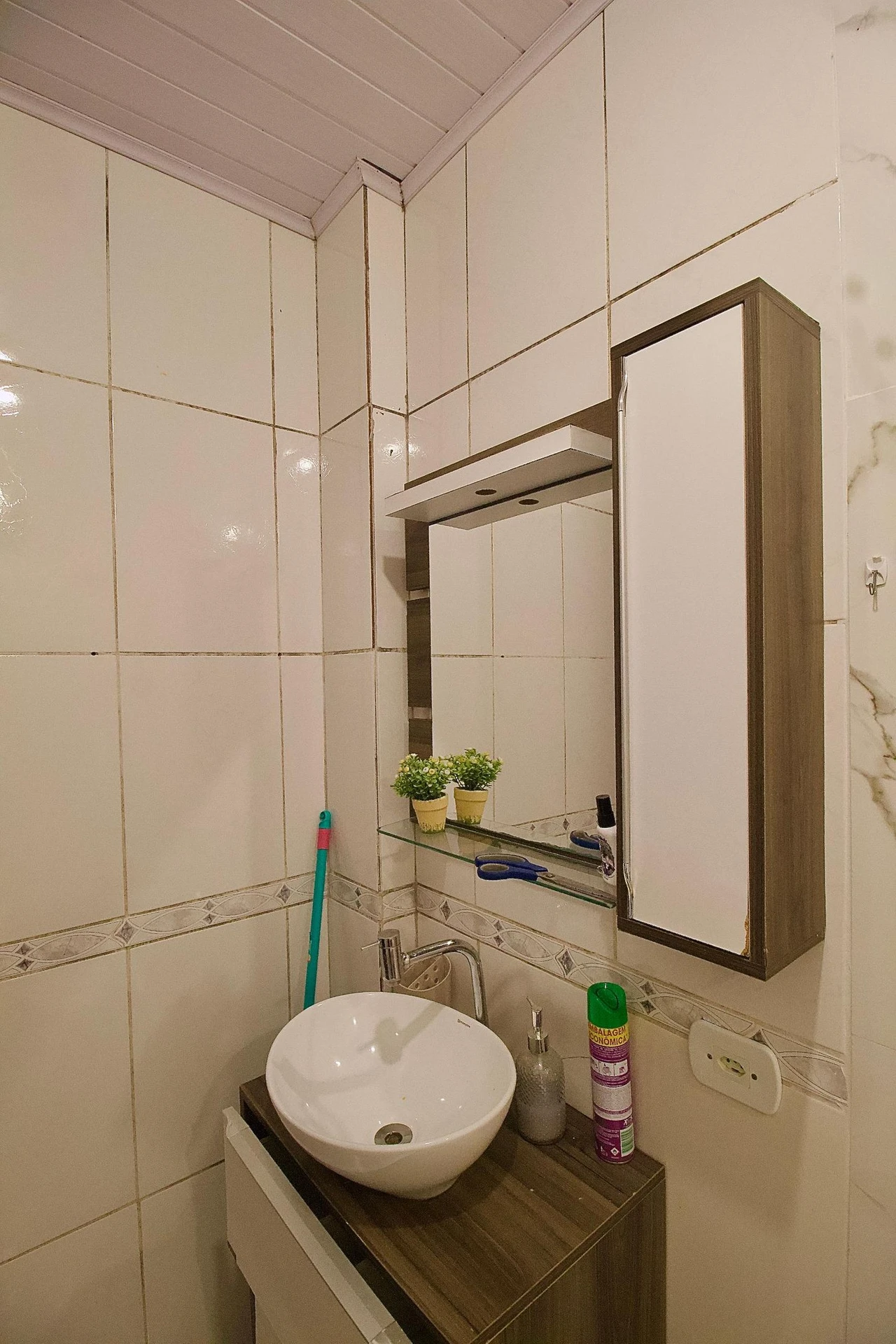 84 m² apartment with a home office and a bathtub — photo 28