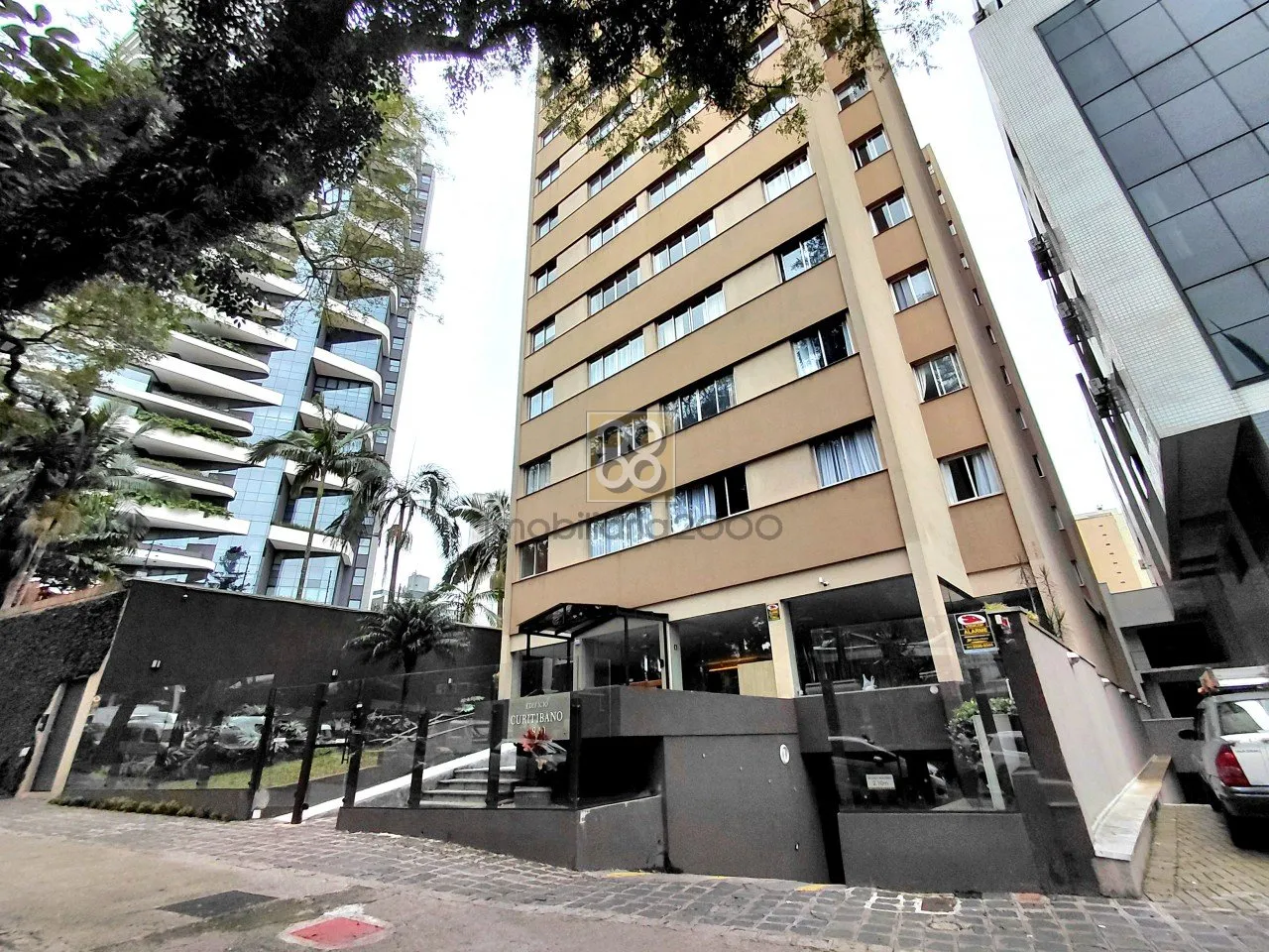 Квартира 127 м² з 3 спальнями та 1 місцем