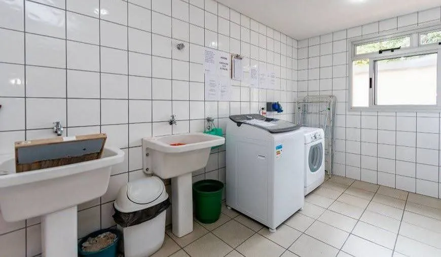Loft with 1 bedroom and 1 bathroom, with laundry area — photo 4