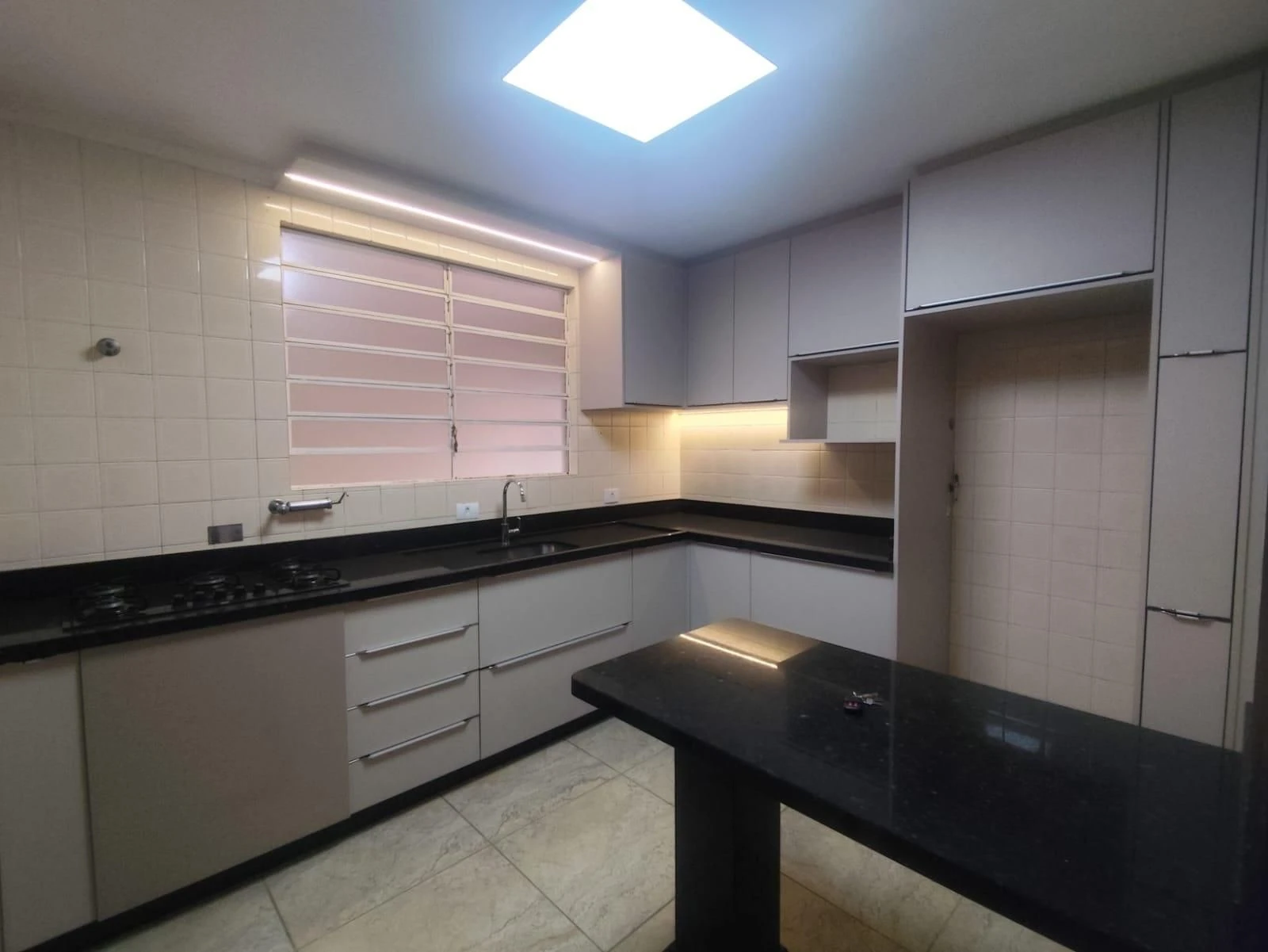 Casa, 90 m², com piso de madeira ou laminado — photo 8