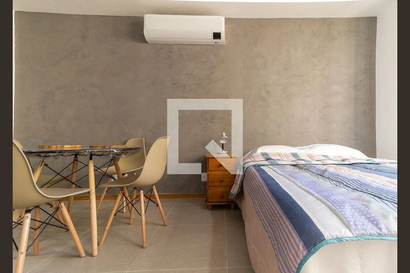Balcony with a grill in a one-bedroom apartment, 32 m² — photo 34
