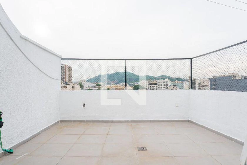 2-bedroom apartment with a grill on the balcony — photo 7