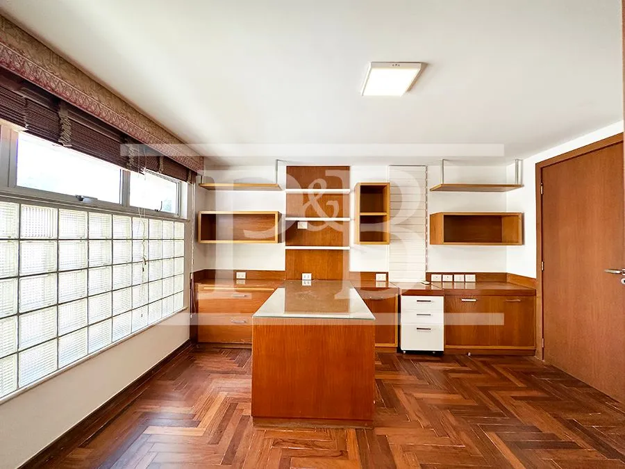 Penthouse with 4 bedrooms and 539 m² with floor-to-ceiling windows — photo 32