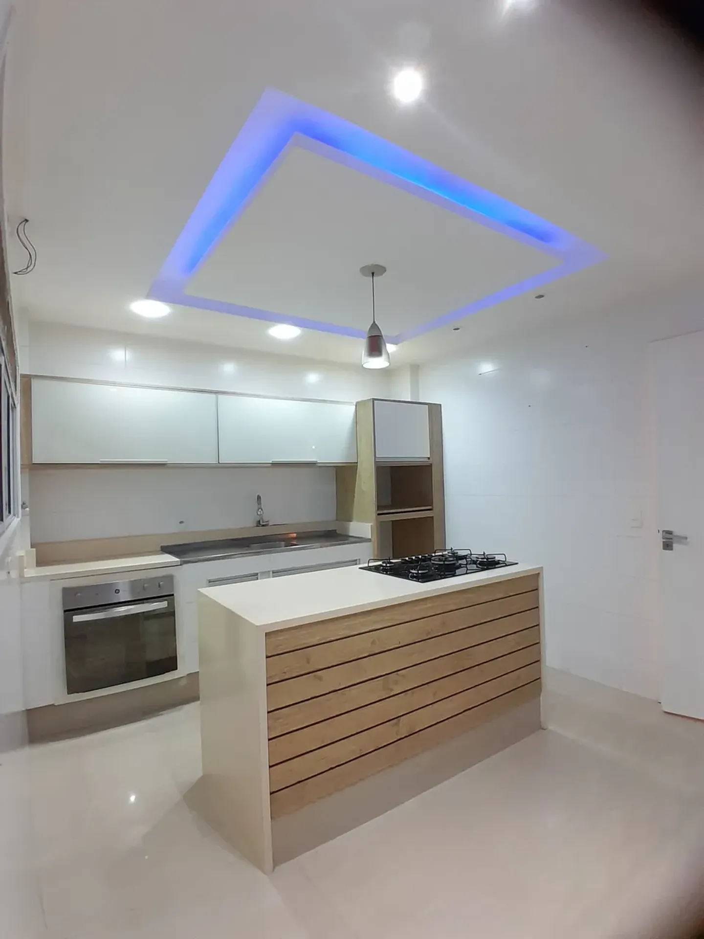 House with 4 en-suite bedrooms and 3 parking spots — photo 26