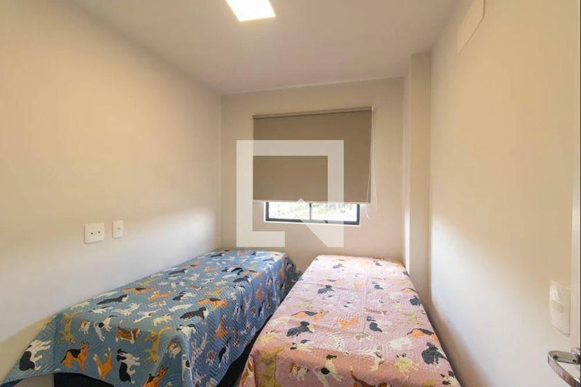 Balcony with a grill in a 2-bedroom apartment, 54 m² — photo 3