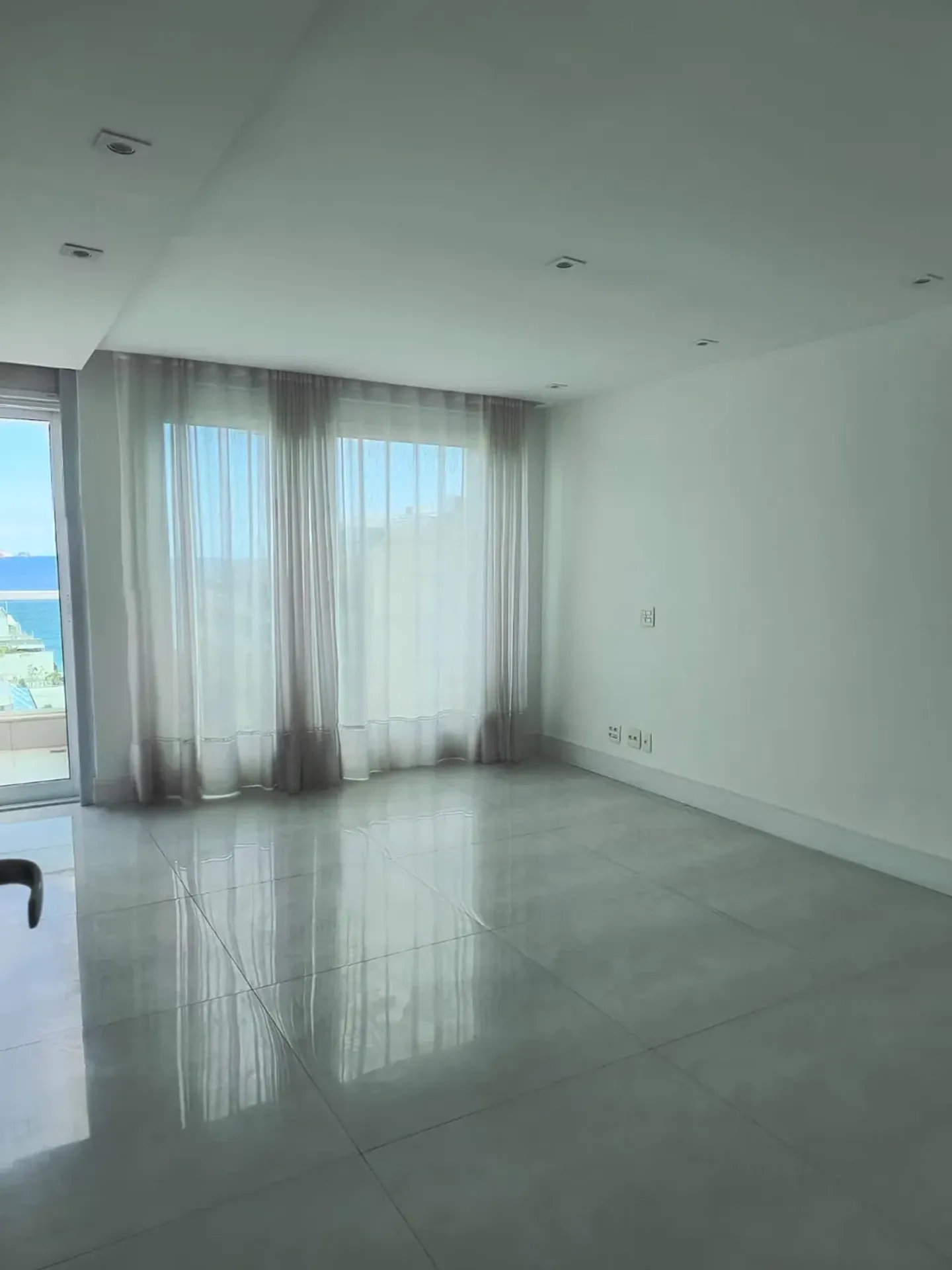 Rooftop apartment with 3 bedrooms and 1 bathroom — photo 37