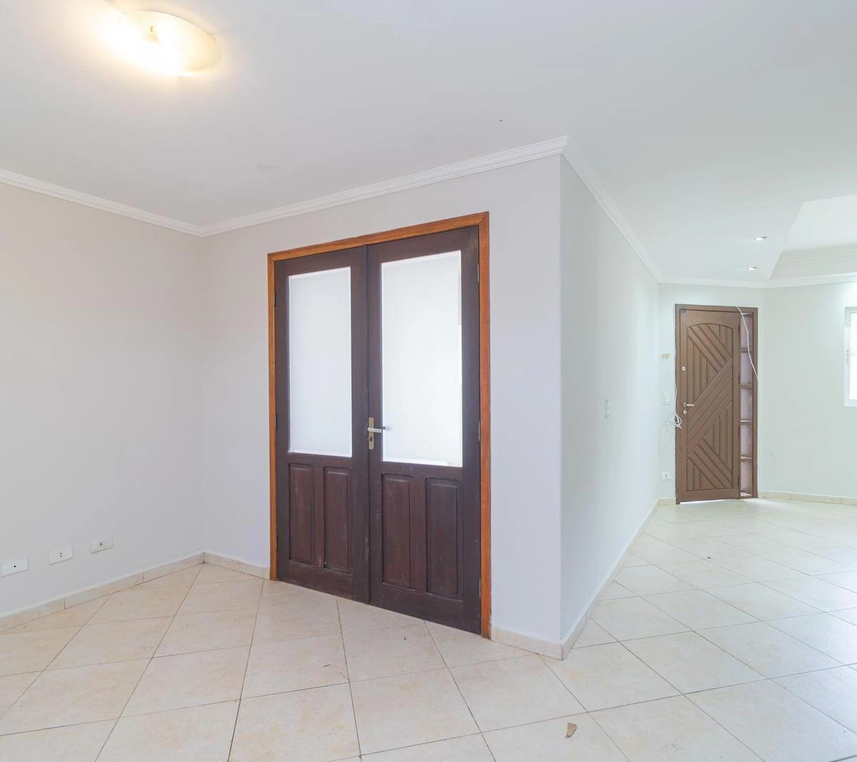 180 m² house with a home office and a bathtub — photo 37