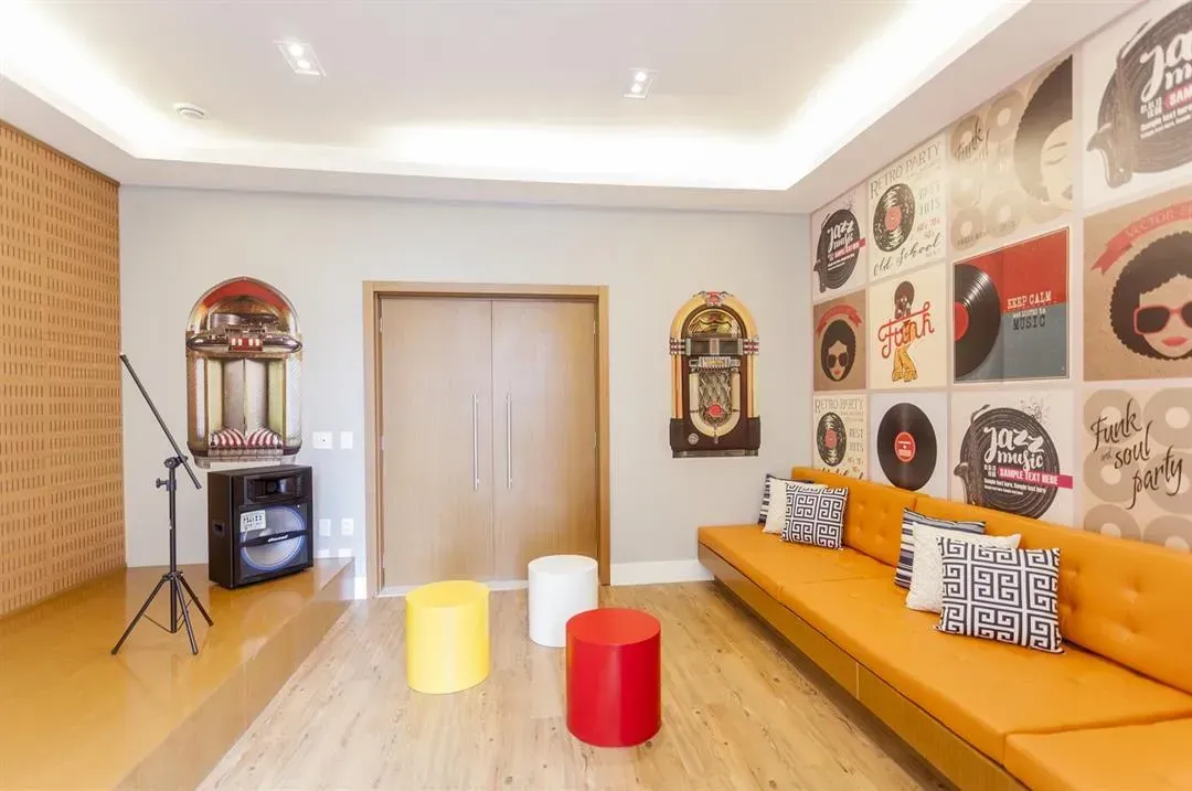 82 m² apartment with a home office and a mountain view — photo 43
