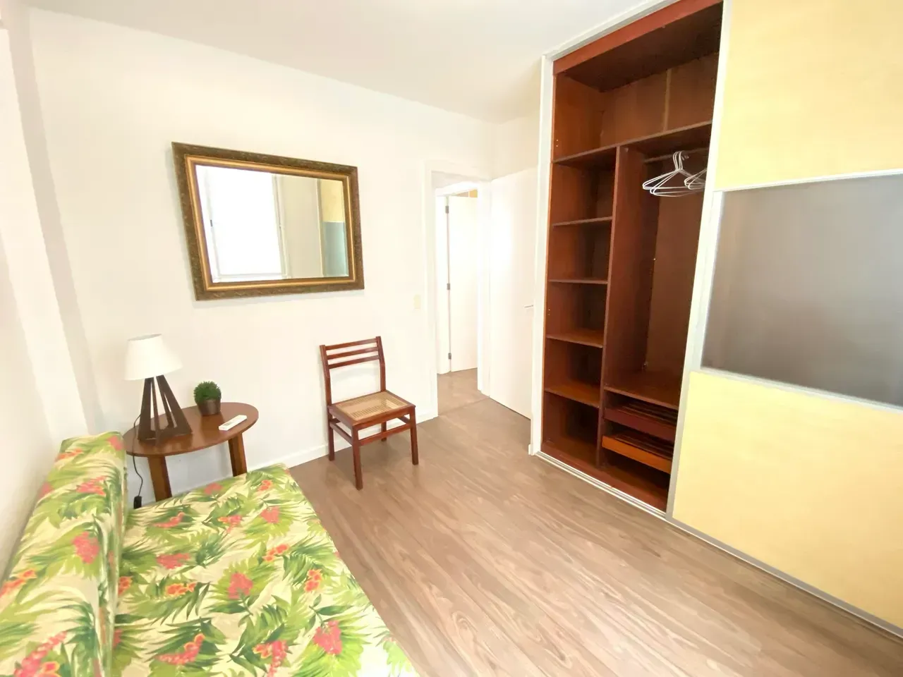 Furnished 2-bedroom apartment with 2 bathrooms — photo 9