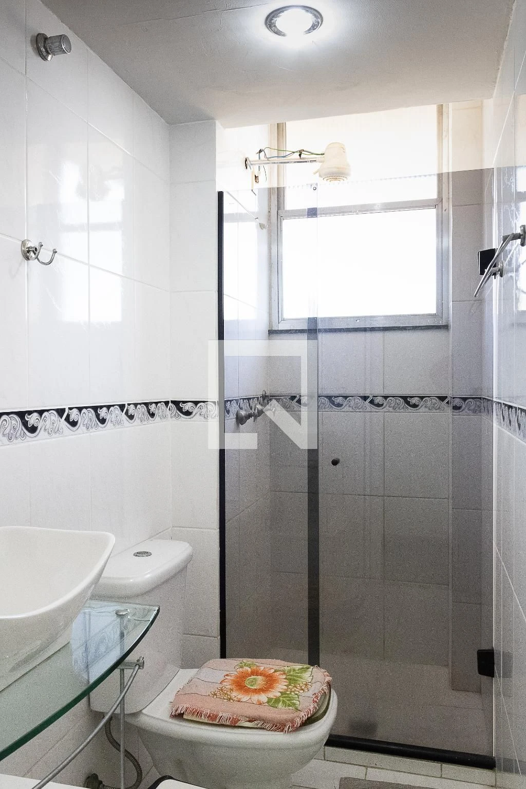 2-bedroom apartment in a building with a pool — photo 34
