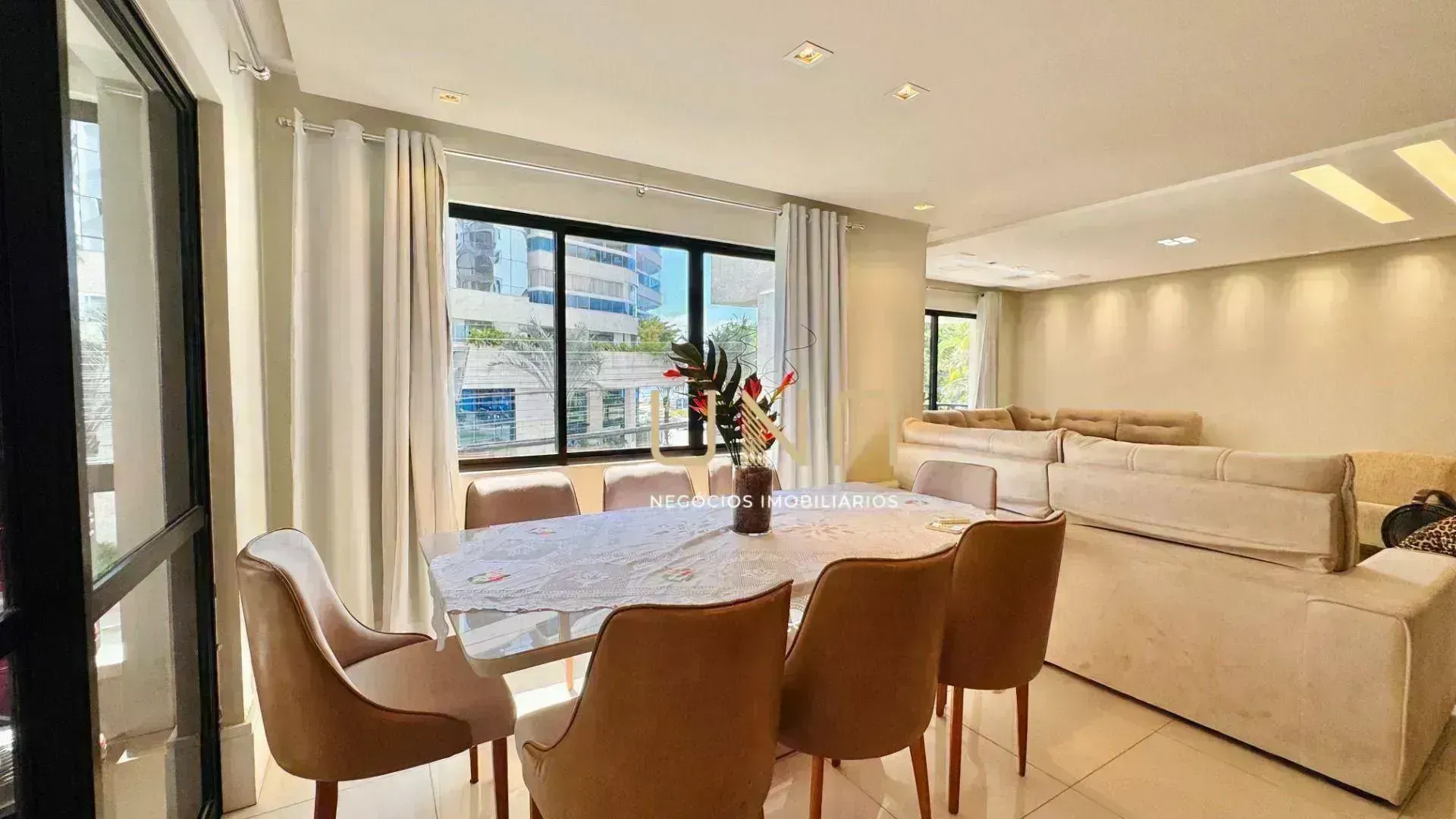 Apartamento amueblado con 4 dormitorios y 183 m² — photo 28