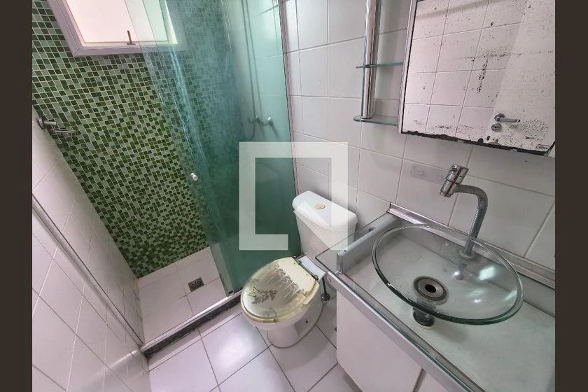 2-bedroom apartment in a building with a gym — photo 14