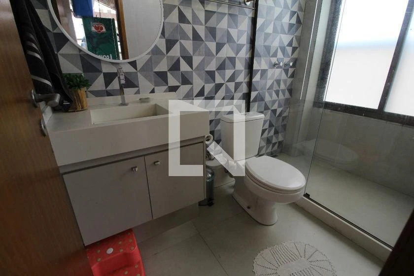 Furnished 4-bedroom apartment with 245 m² and glass balcony — photo 36