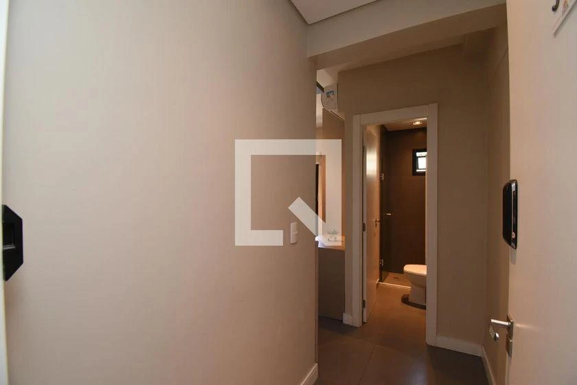 Furnished 1-bedroom apartment with enclosed balcony — photo 24