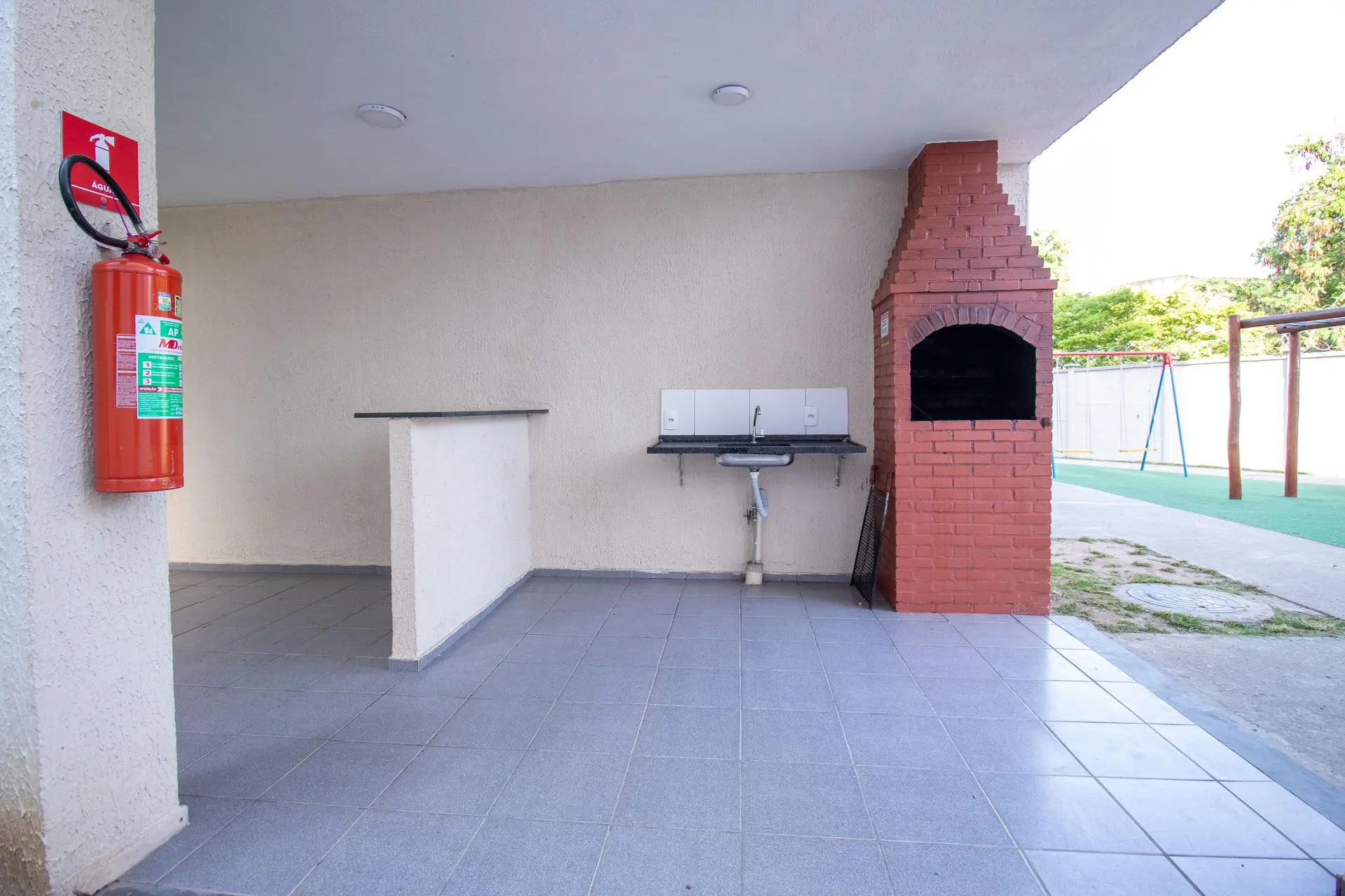 2-bedroom apartment in a building with a gym — photo 18