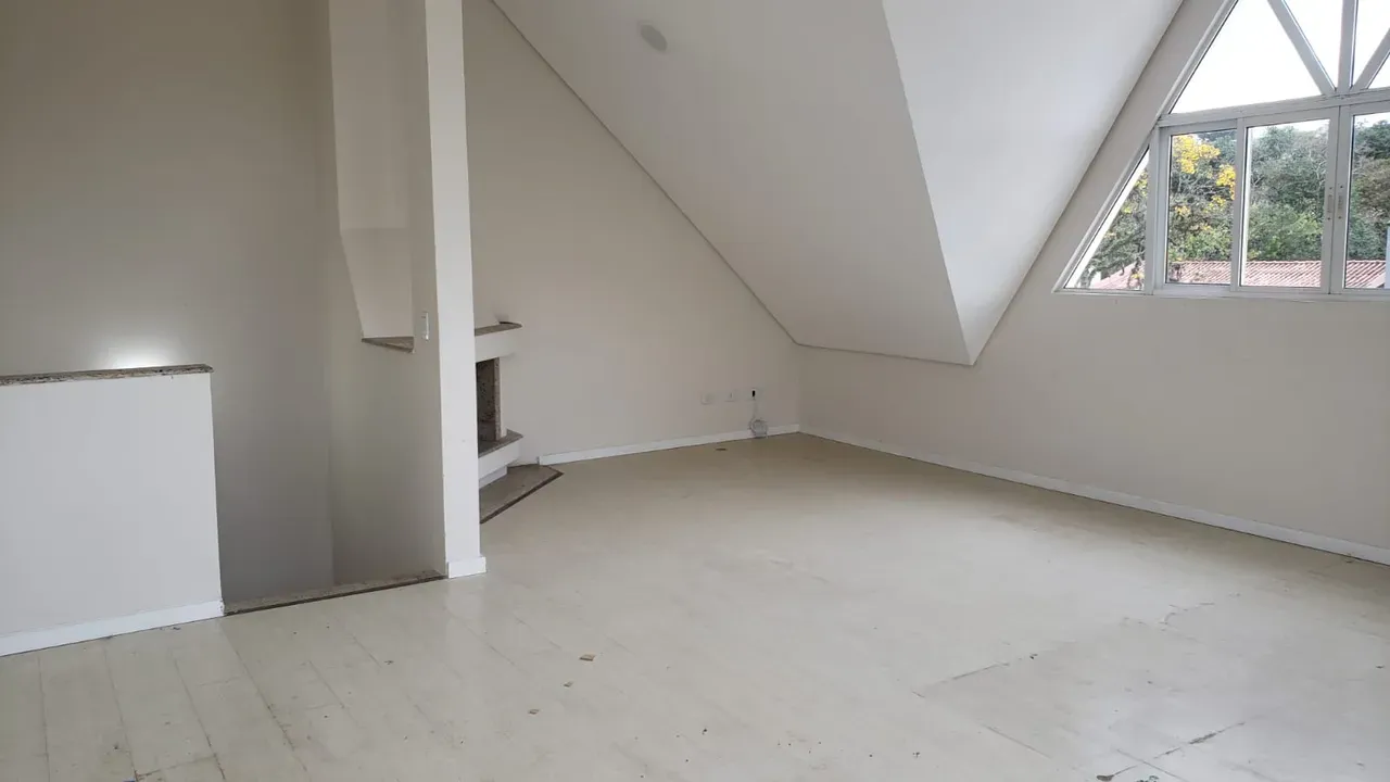 Casa com 4 quartos e 4 banheiros, 250 m² — photo 28