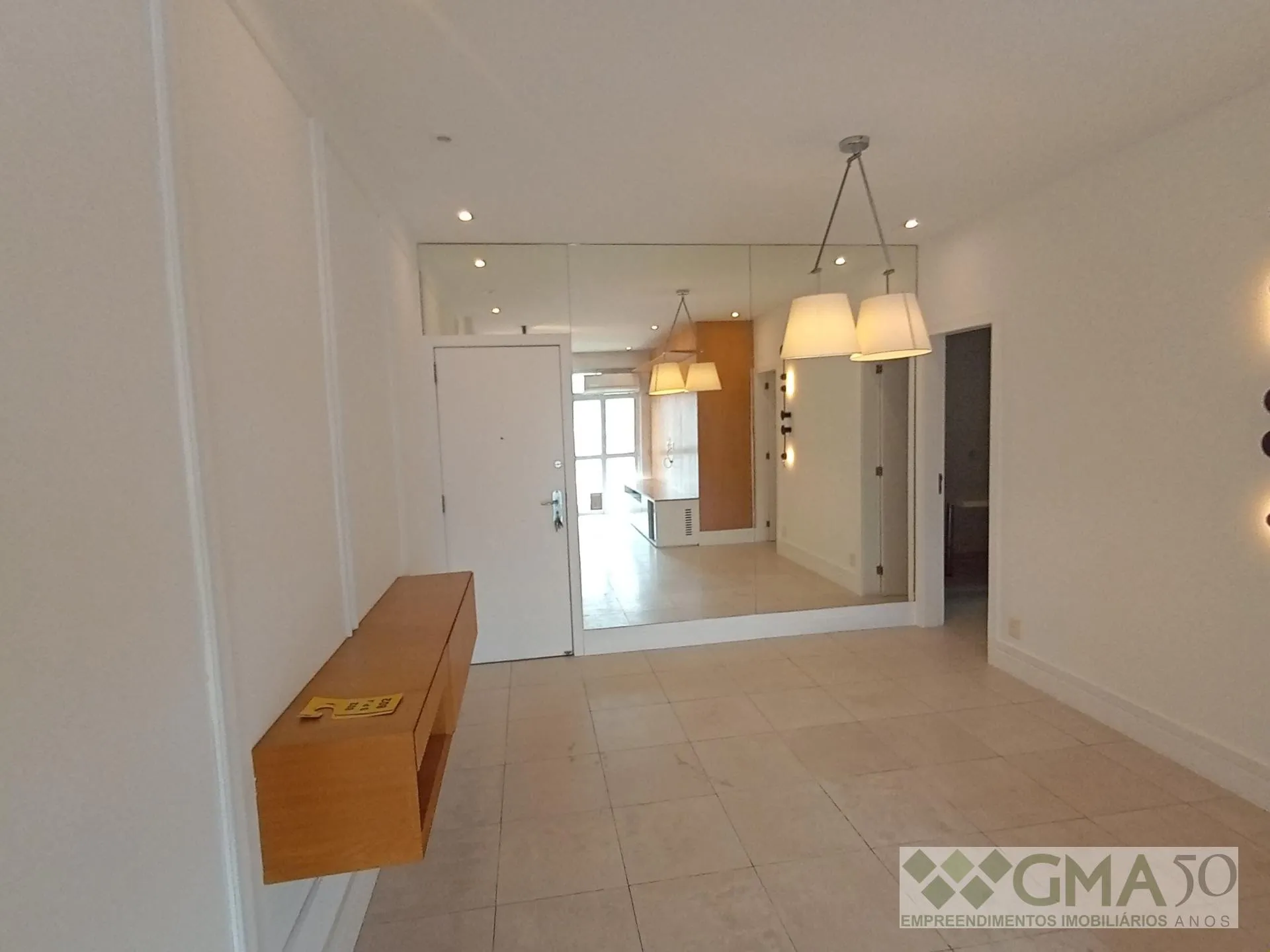 3-bedroom apartment with a mountain view — photo 18