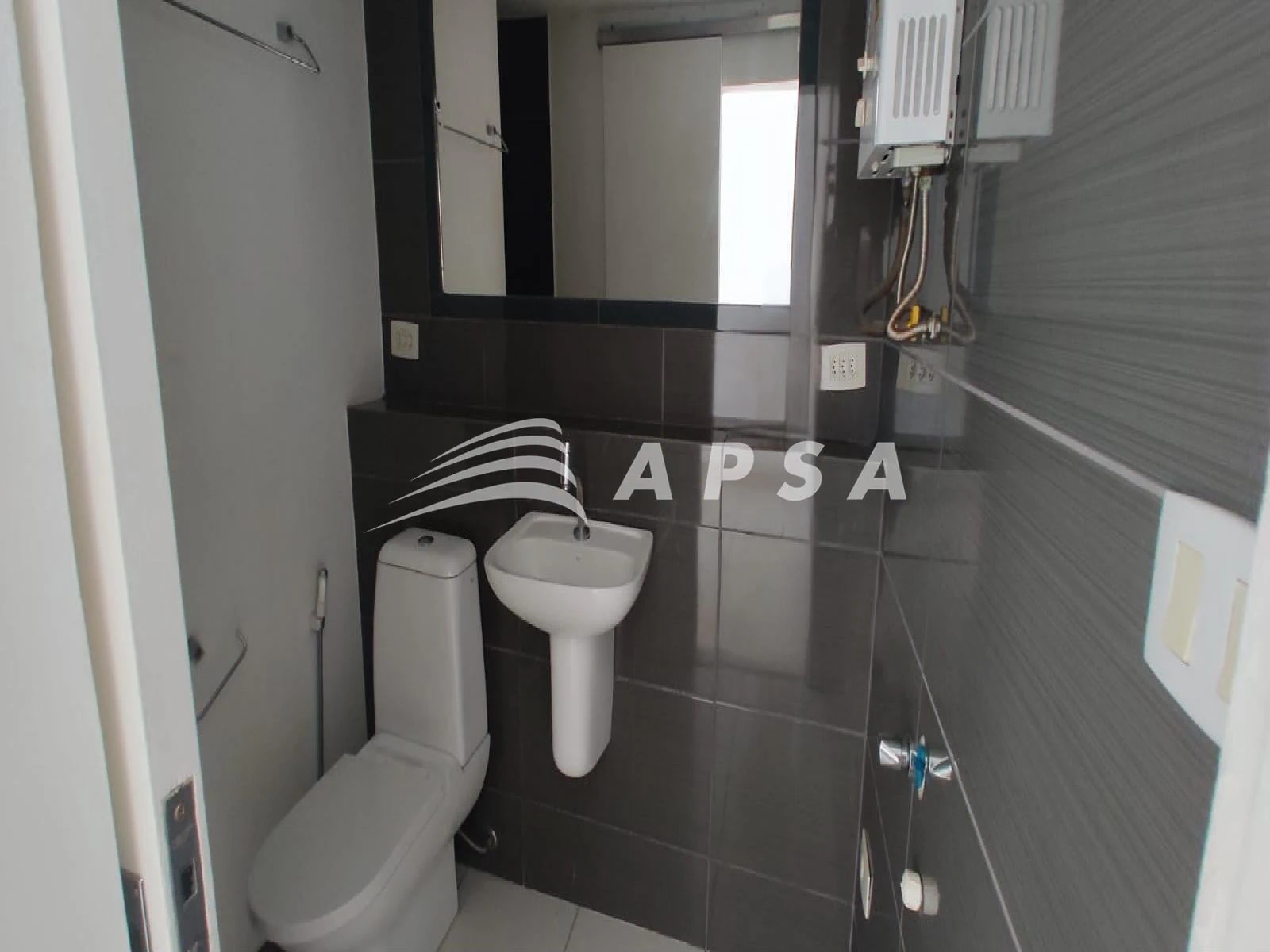 2-bedroom apartment with open-plan kitchen — photo 15