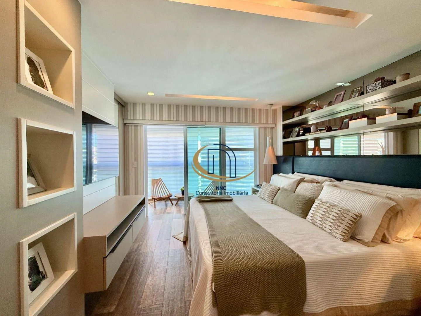 Front-facing penthouse with 215 m² and 4 bedrooms — photo 19