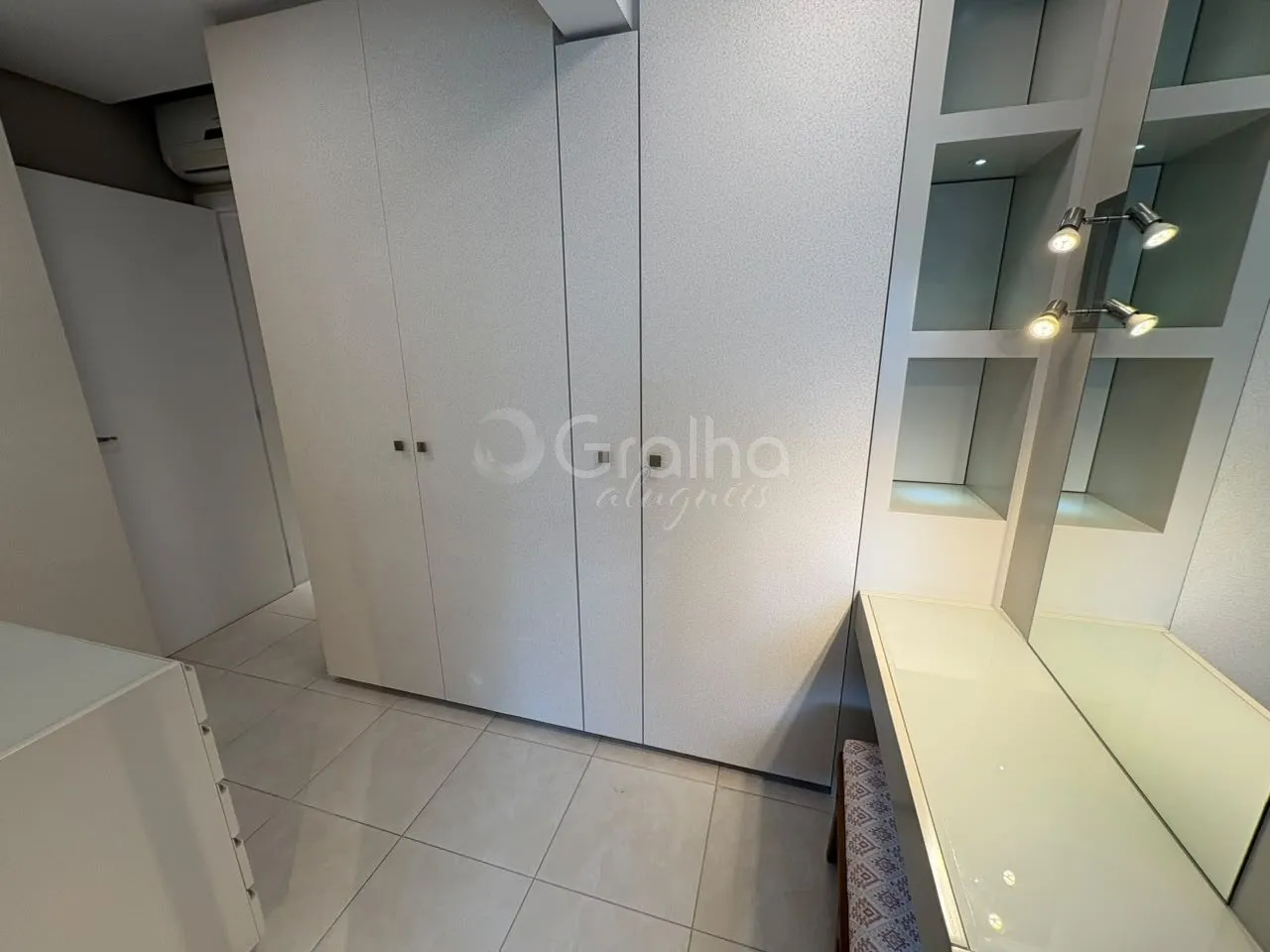 94 m² apartment with a walk-in closet and a dishwasher — photo 15