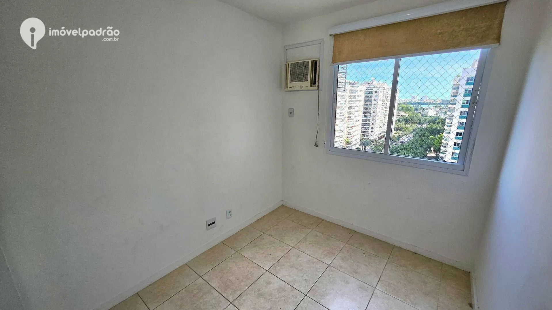 Furnished 2-bedroom apartment with enclosed balcony — photo 40