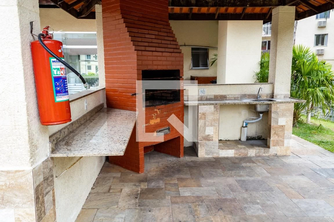 Apartamento com 2 quartos, 1 banheiro e varanda — photo 52