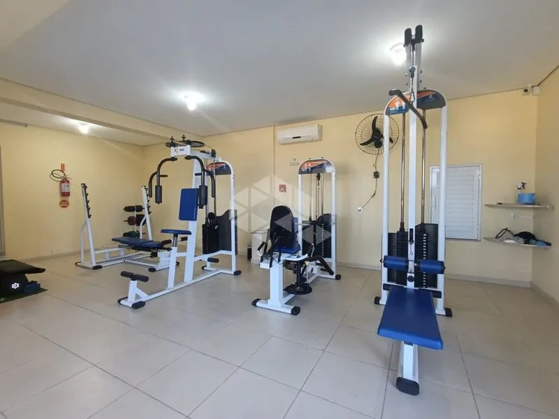 2-bedroom apartment in a building with a gym — photo 10