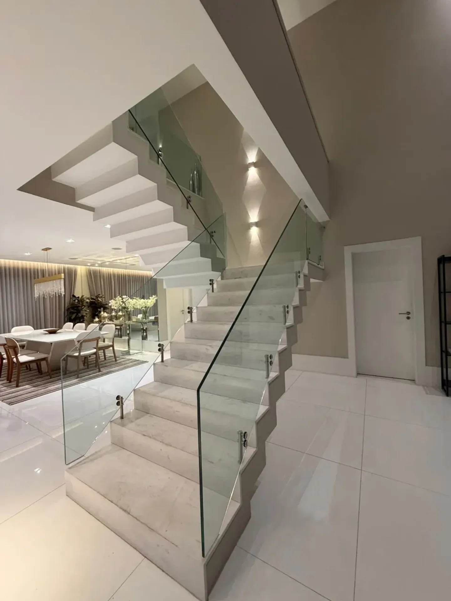 Furnished house with 5 bedrooms and 880 m² — photo 24