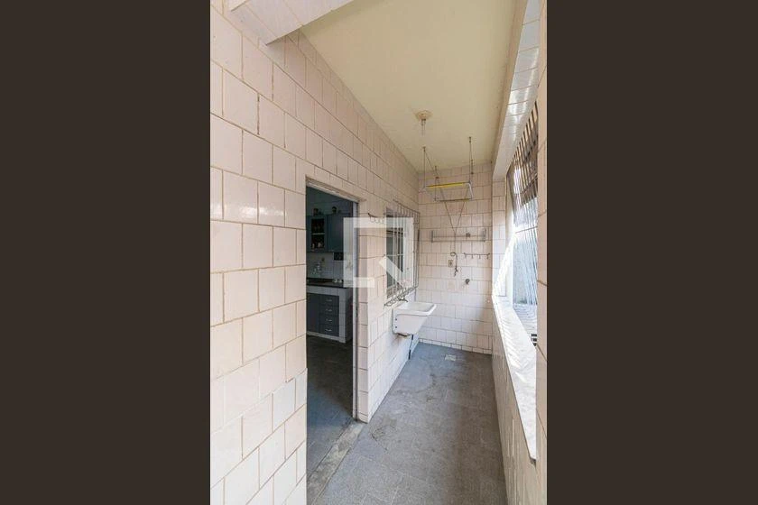 Casa amueblada con 3 dormitorios y 240 m² con balcón — photo 43