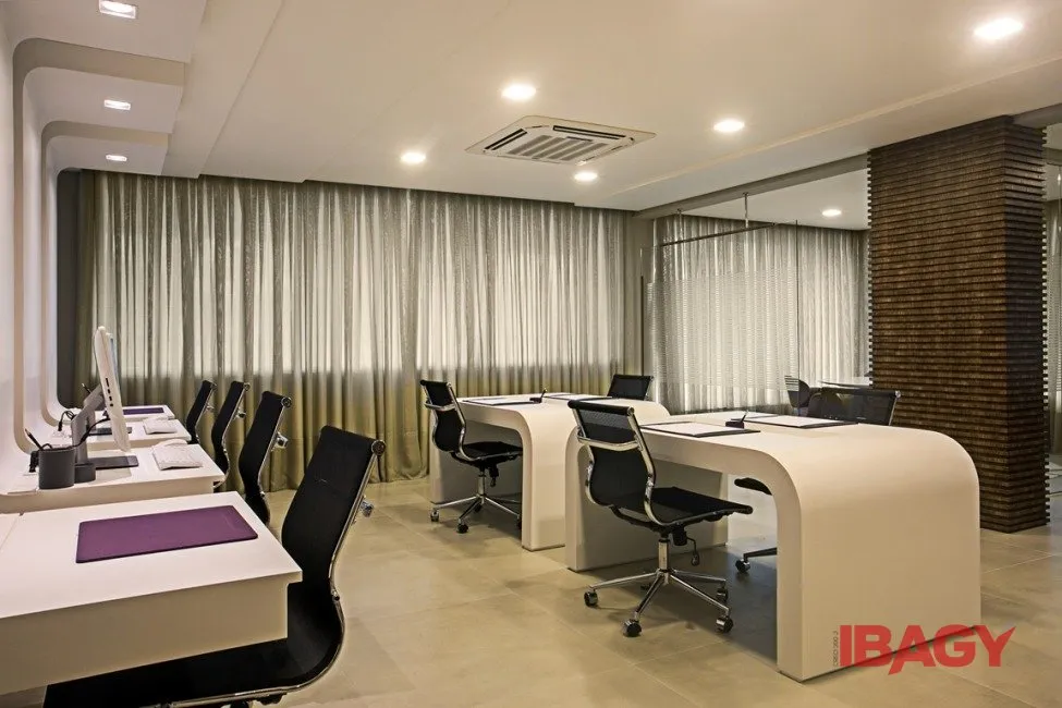 Furnished 2-suite apartment with enclosed balcony — photo 33