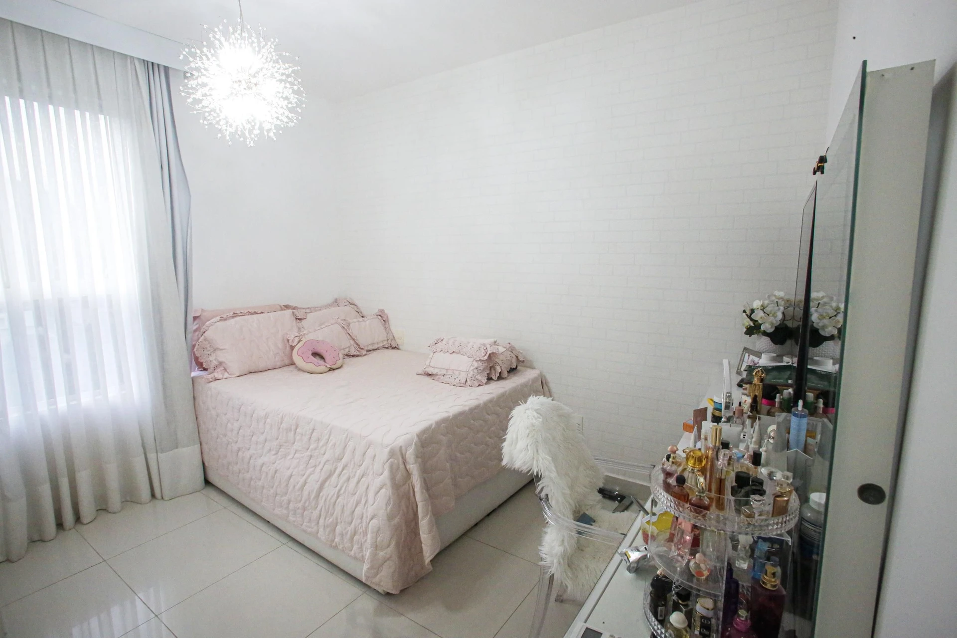 Casa mobiliada com 4 quartos e 4 banheiros no condomínio — photo 24